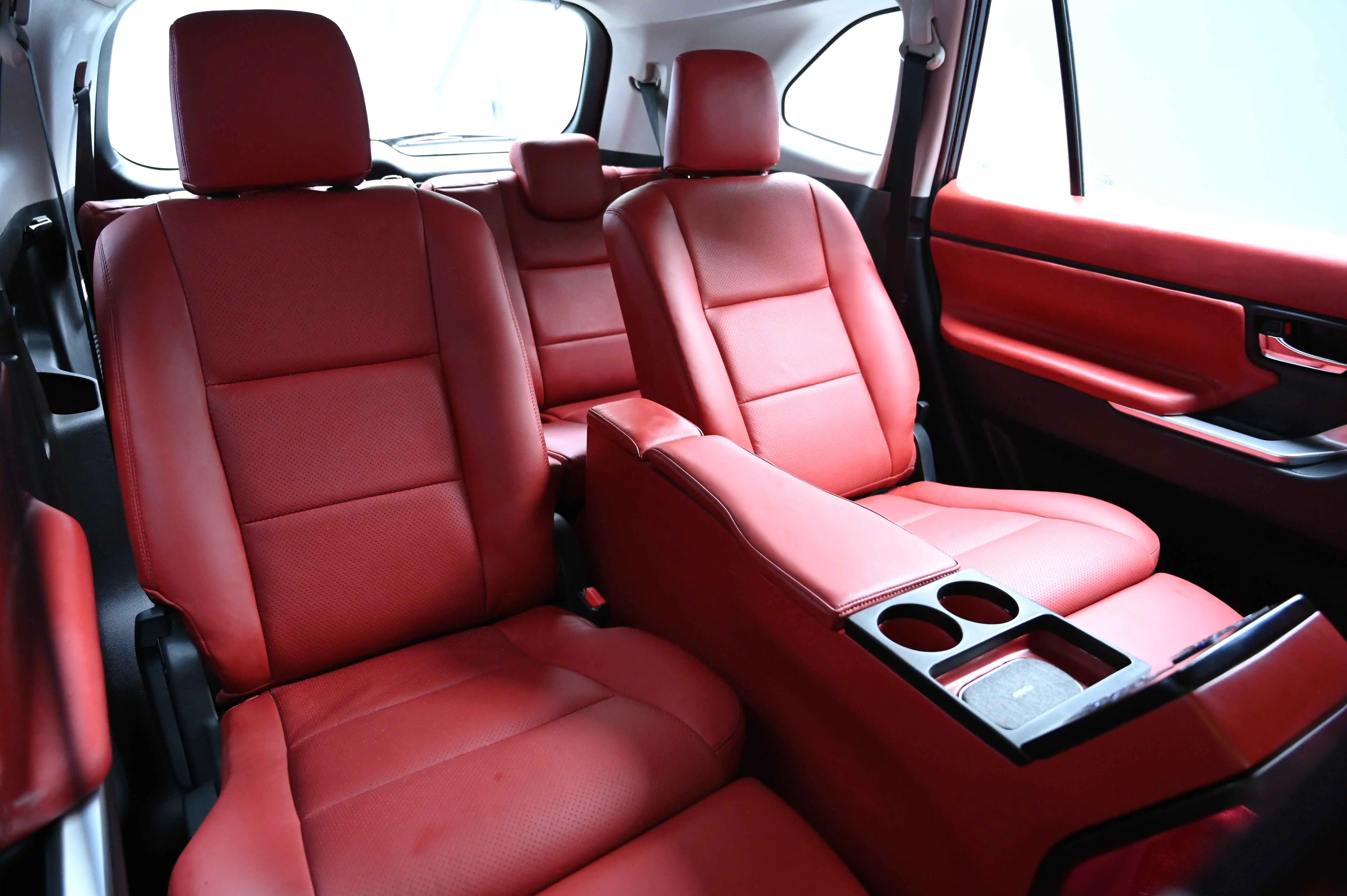 Best Innova Hycross car interior Recliners Seats customization