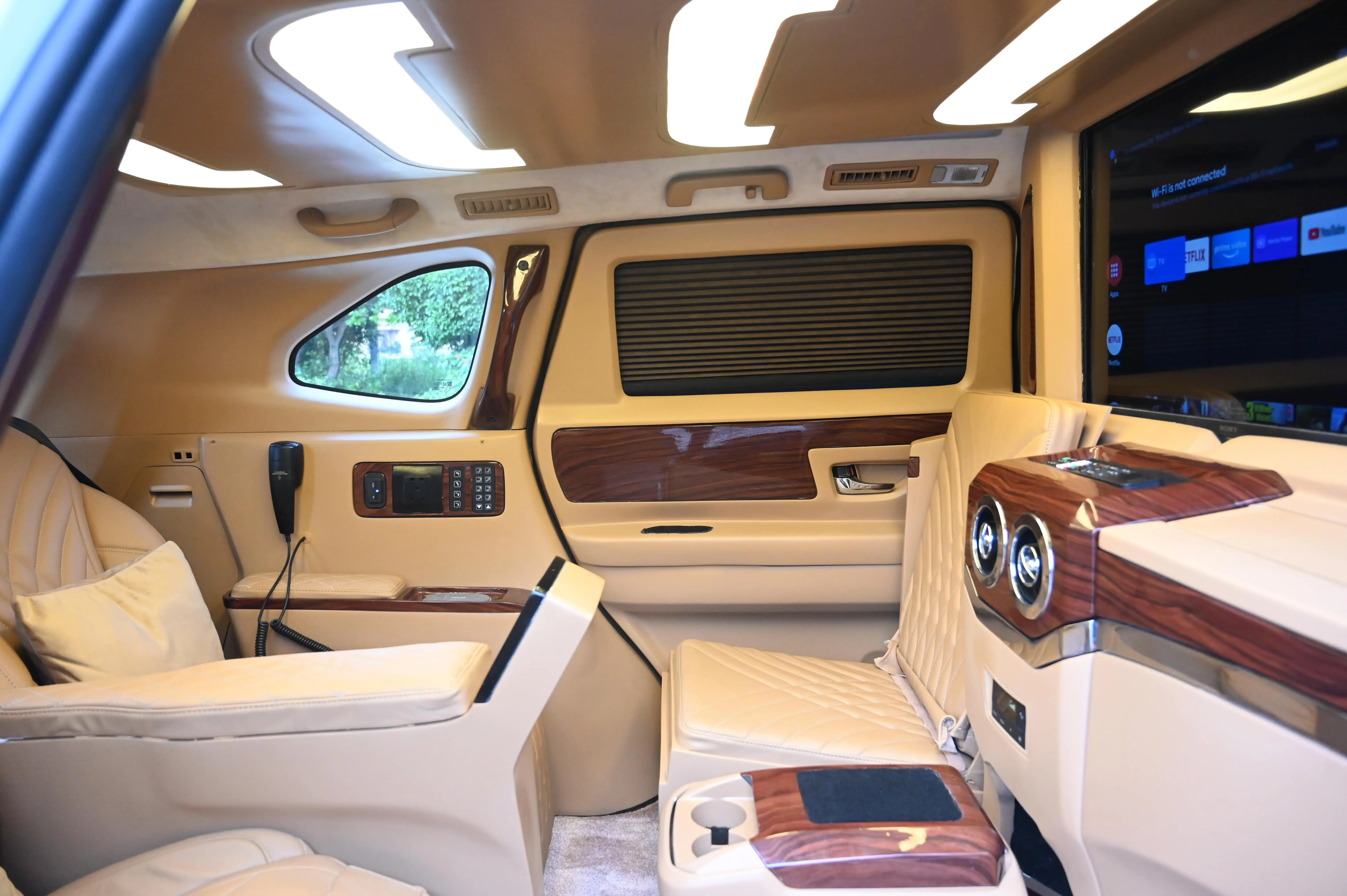 Innova Hycross car interior Customization​