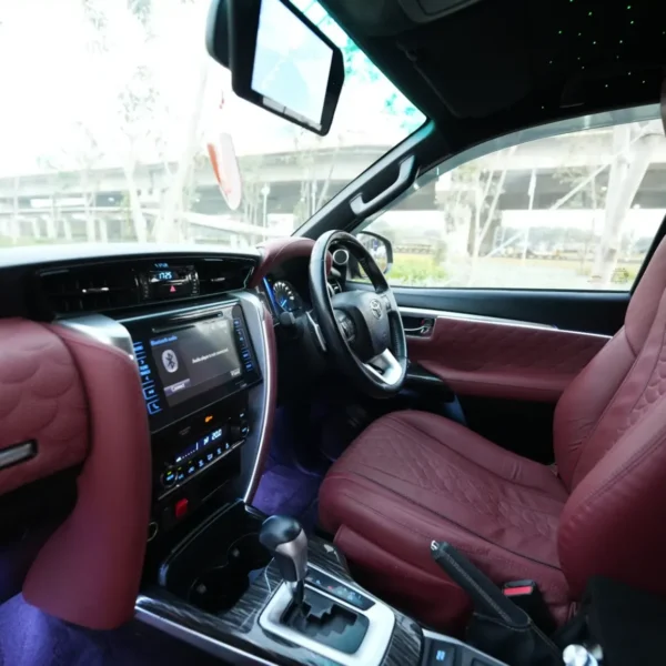 fortuner lounge customization