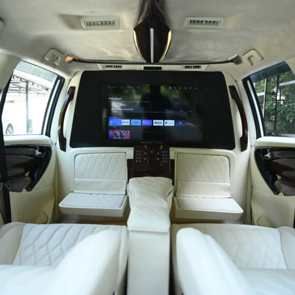 Innova Crysta Modification by AutotradeDesign